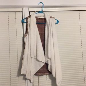 hem and thread patterned vest